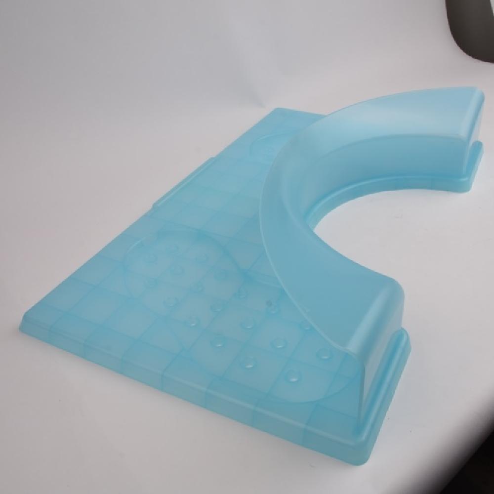 Foot plate for stopping spattered urine