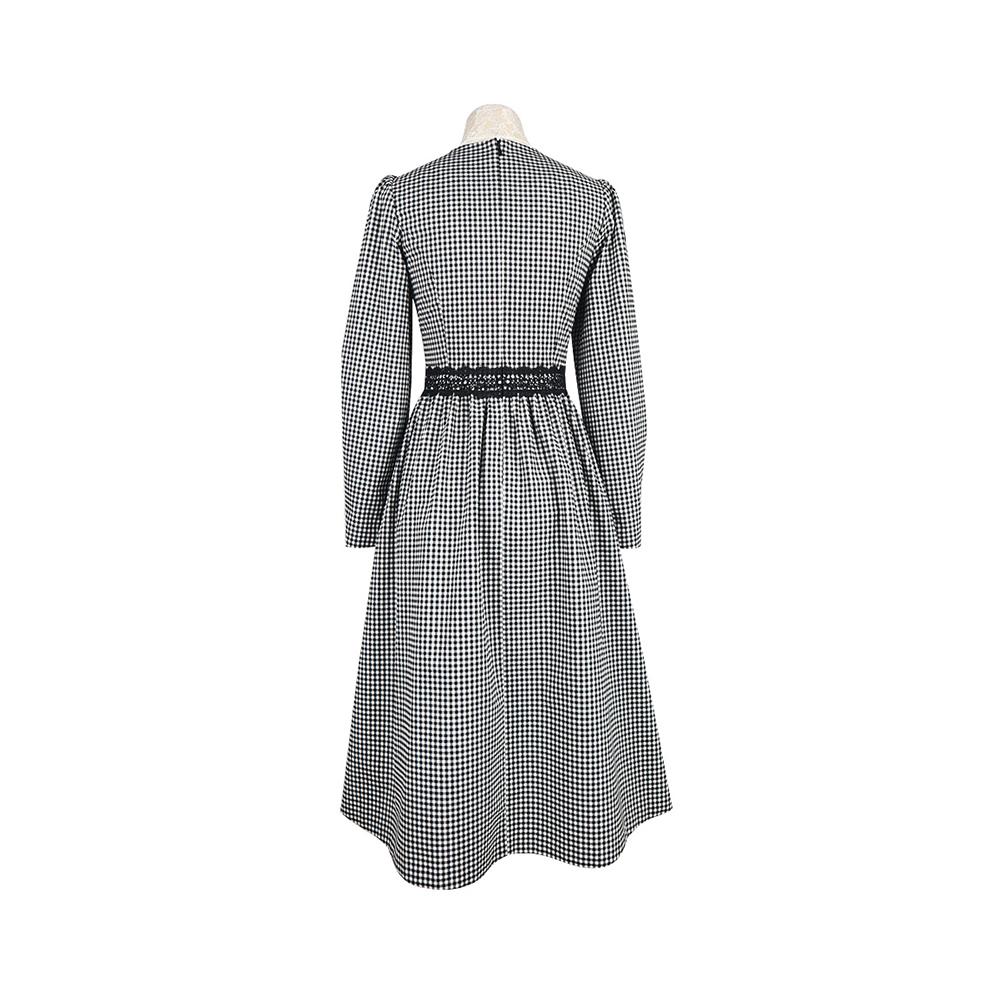 Pearl button lace check dress
