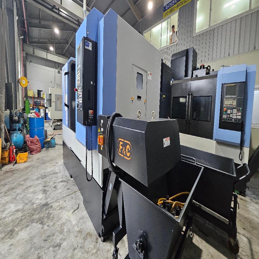DOOSAN VERTICAL MACHINING CENTER MYNX6500 (2016, USED)